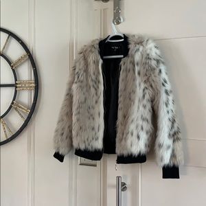 Boutique in Nashville! Bomber jacket / Faux fur